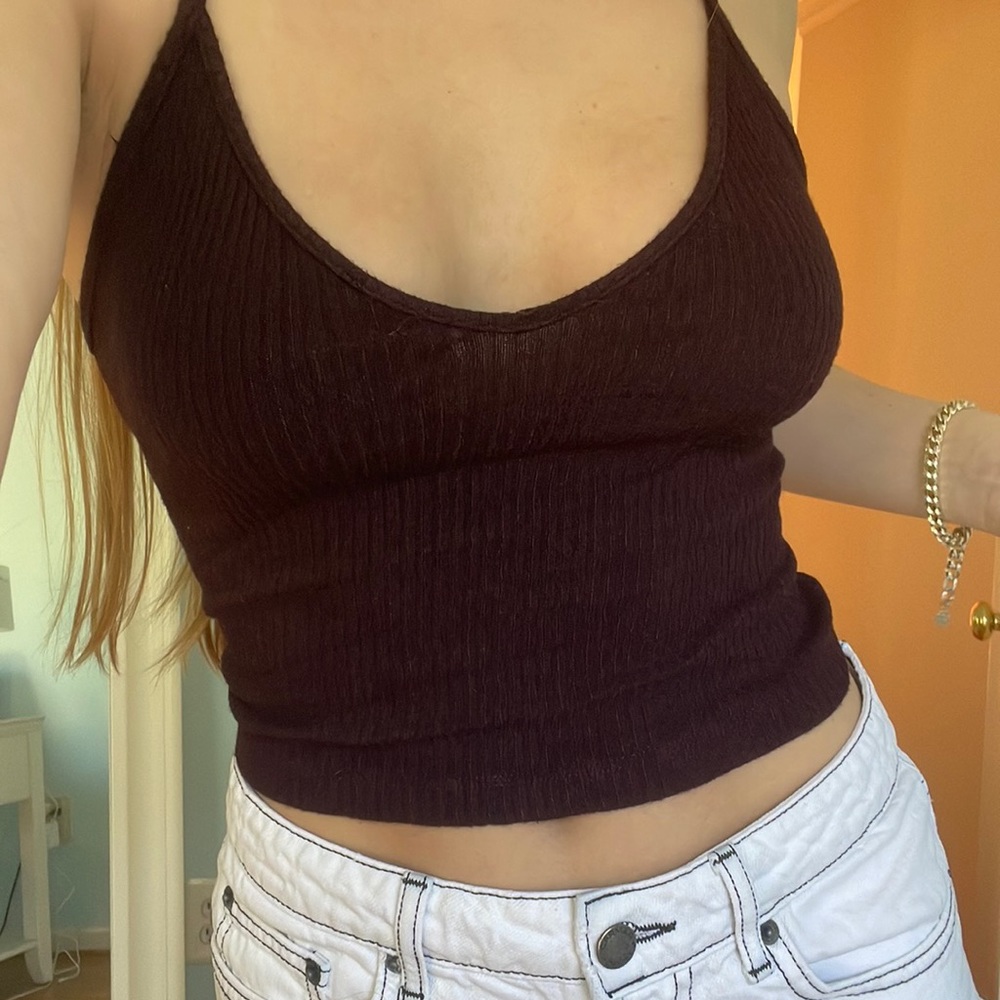 Dark red tank